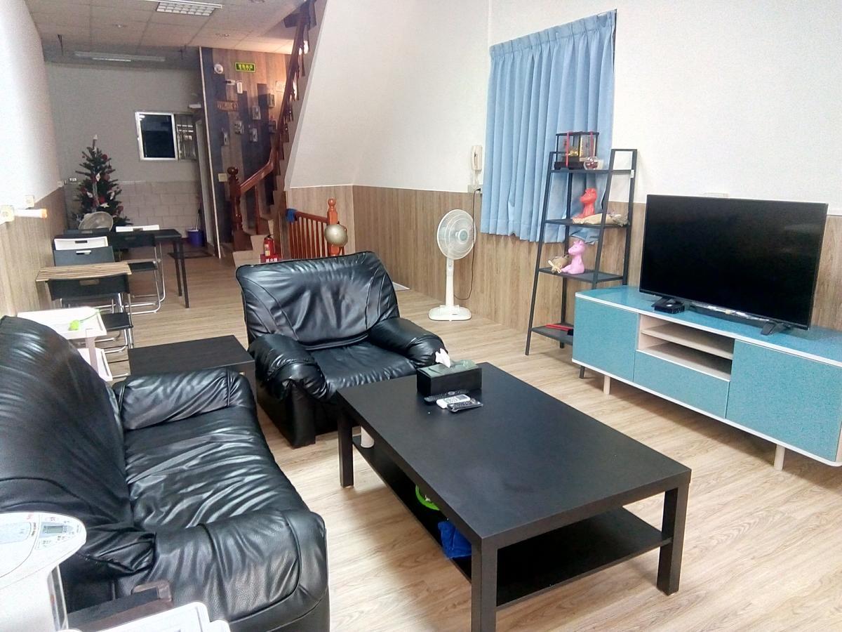 Отель Traveler Station Гаосюн Экстерьер фото
