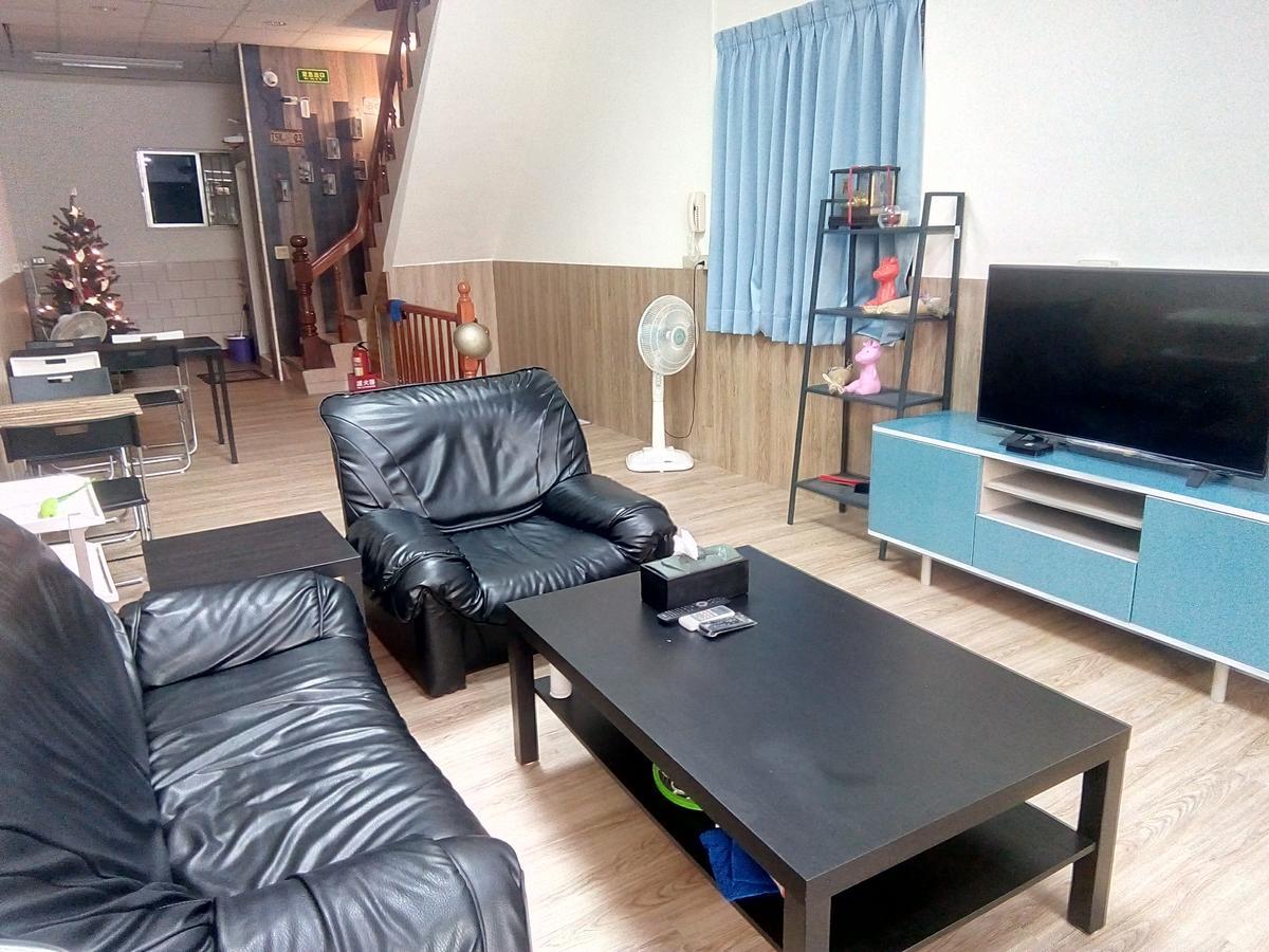 Отель Traveler Station Гаосюн Экстерьер фото