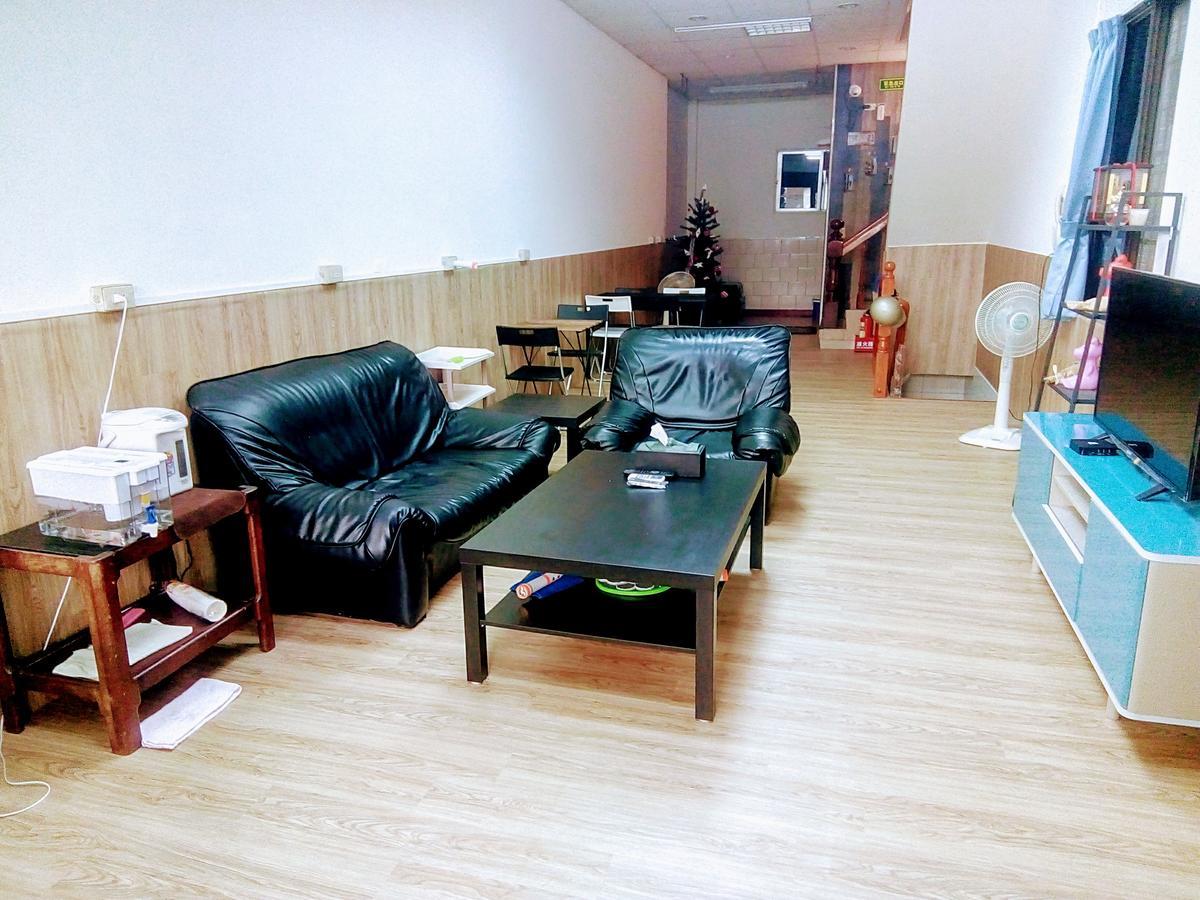 Отель Traveler Station Гаосюн Экстерьер фото