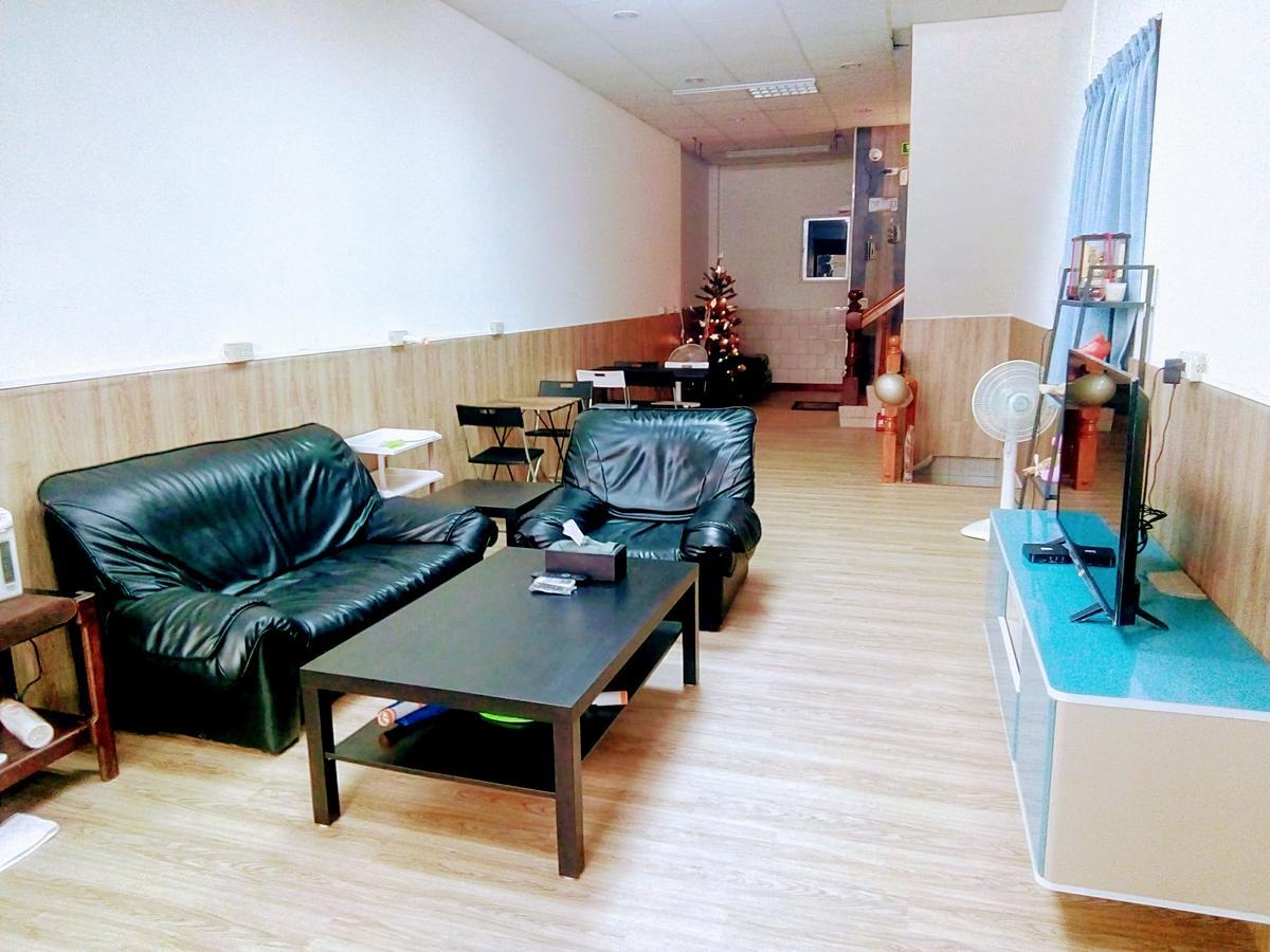 Отель Traveler Station Гаосюн Экстерьер фото